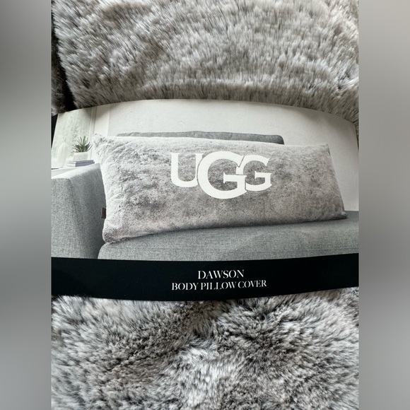 UGG Faux Fur Body Pillow Cover - NEW - Picture 6 of 8